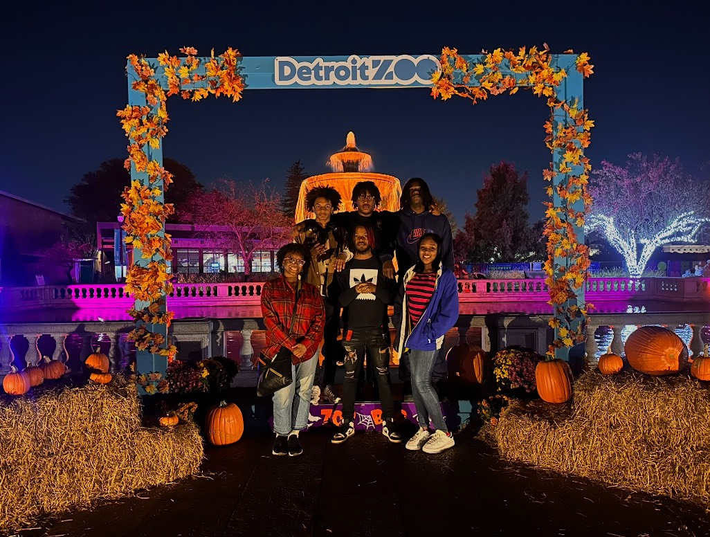 GVSU UBMS Scholars and Staff Volunteering at The Detroit Zoo